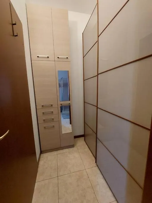 S.T.A.R-H.O.U.S.E Cesano Maderno Apartment 0*,